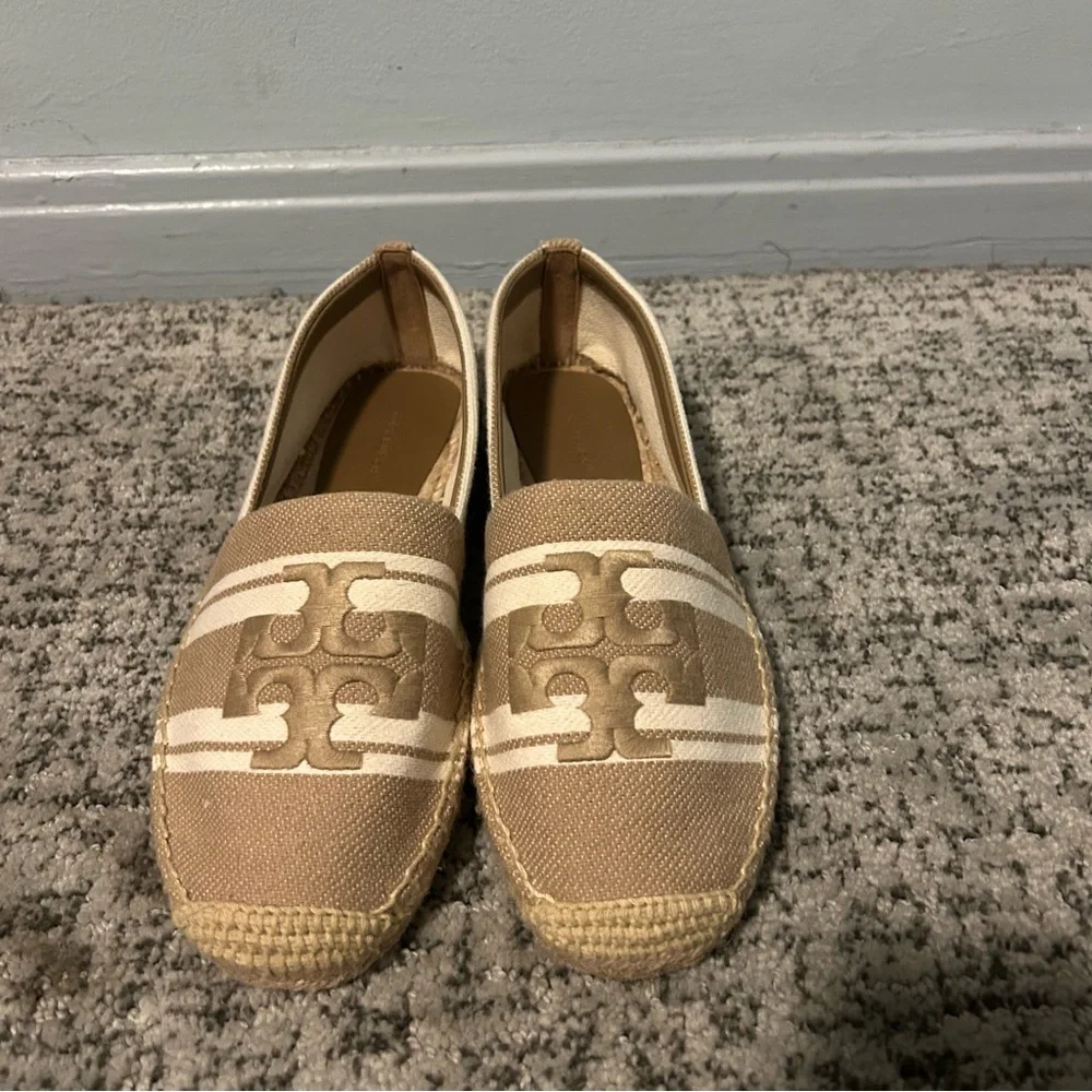 Tory Burch Cammello/Ash White Double T Jacquard Espadrille Flats Size 9
